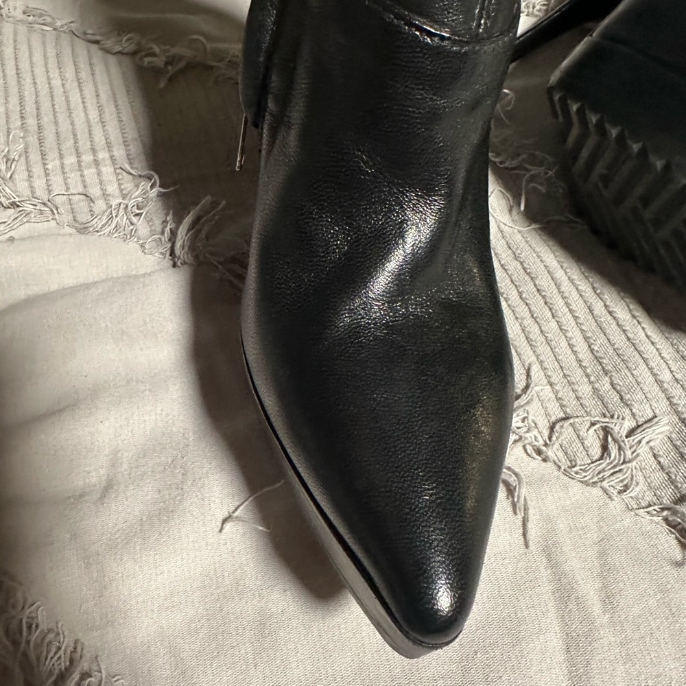 Burberry OTK black leather boots, 7 US, 37.5 EU. Worn 4 times, excellent cond. - Picture 12 of 14